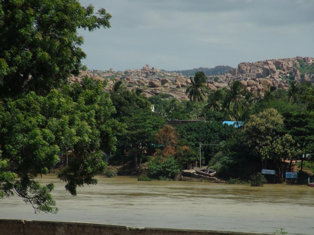 Shambhu Guest House Hampi Extérieur photo